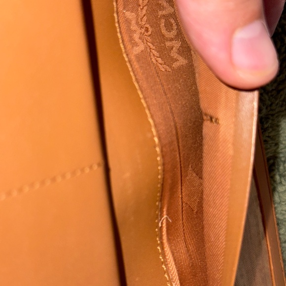 MCM Trifold Visetos Wallet w/ COA Card - Picture 7 of 11